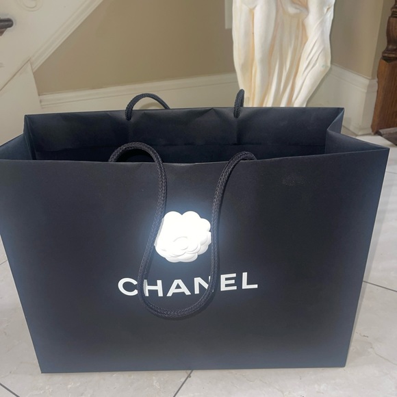 Chanel Empty Paper Black Shopping Bag Rope Handles 13” X17x6” With White Ribbon - Picture 4 of 12